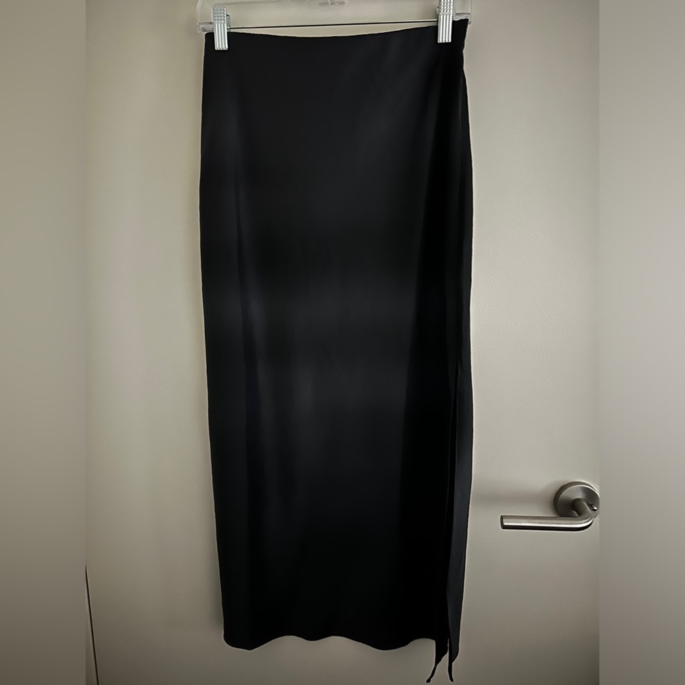 Madewell back satin slit skirt